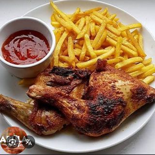 Chips and 2 pieces of chicken 