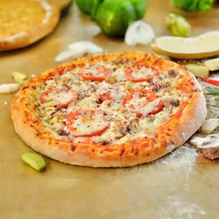 7. Pizza Pomidorowa 24cm