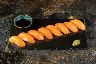 Nigiri Salmon Set 8