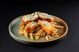 Пилешки руладини със сос сирена