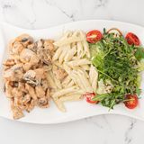 КУРИЦА С ГРИБАМИ И ТИМЬЯНОМ