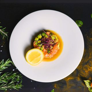 Tartar de somon cu avocado