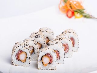 Uramaki Tempura de Langostino y Jamón Ibérico
