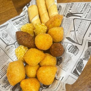 Combo de Salgados Brasileños