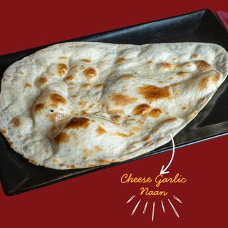 Naan cu branza si usturoi / Cheese Garlic Naan