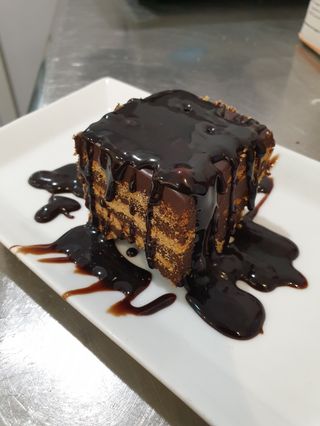 Tarta de chocolate con galletas