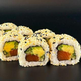 Каліфорнія рол з лососем в кунжуті (280г)
