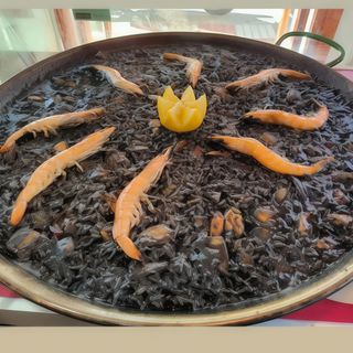 Arroz negro  ( disponibilidad los  sábados )