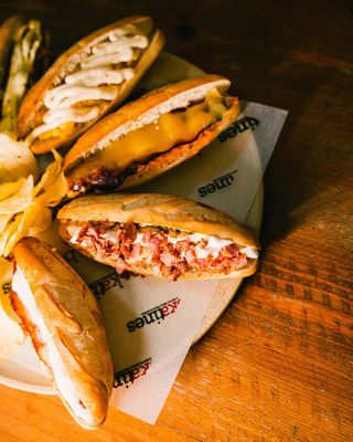 30. Bokatin De Pollo Asado Con Cebolla Frita