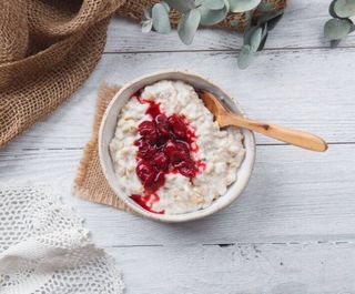 Каша овсяная с джемом