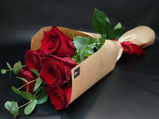 Buket sa 5 crvenih ruža