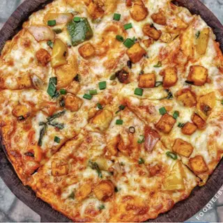 Paneer tikka pizza 