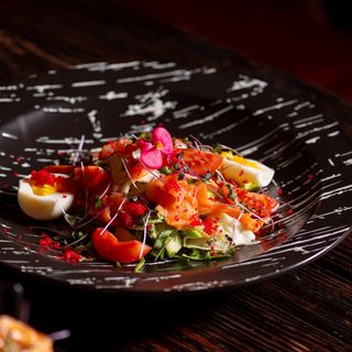 Салат з лососем (220гр)