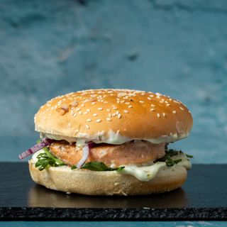 Losos posni burger & pomfrit