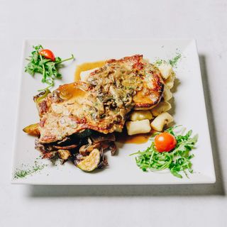 Ramstek u lovačkom umaku s trgancima