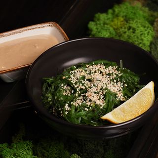 Салат Кайсо з горіховим соусом (160г)