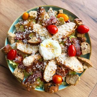 Sałatka łódzki cezar z żulikiem 400g