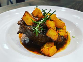 Rabo De Toro Cordobés Con Papas A La Antigua