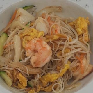 105a Spaghetti di riso saltati con misto mare