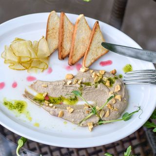 Паштет з кролячої печінки з грушою у карамельному сиропі (90/50/20 г)