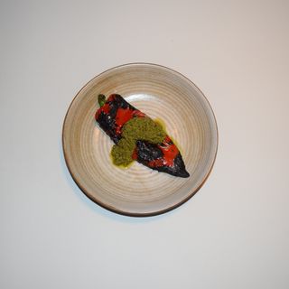 PEČENA PAPRIKA SA SIROM I PESTOM OD BOSILJKA