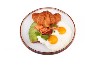 Ouă ochi & croissant