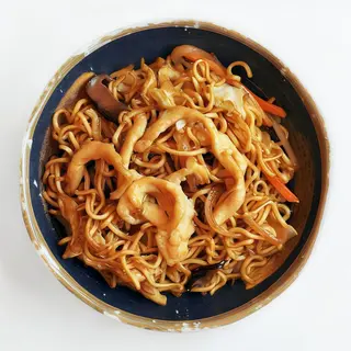 31. Yakisoba Con Pollo Ración