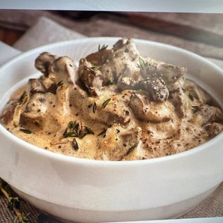 Бефстроганов с гарниром 