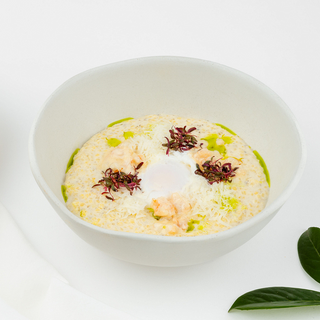 Terci de mei cu trufe, creveți și ou poșat