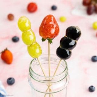 Frutas confitadas de uva y arandanos