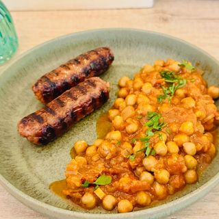 Cârnăciori Beyond cu Năut Masala  - vegan