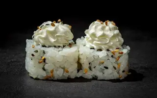 273. Salmone phila roll