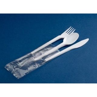 Cubiertos de plástico