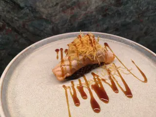 Nirigi black salmon tostado