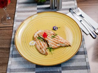 Piept de pui la gratar