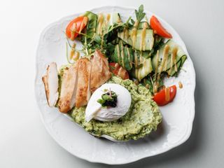 Авокадо тост з куркою (420г)