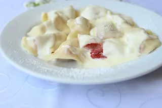 Pierogi z truskawkami 10 szt.