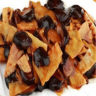 Bambú Y Setas Salteadas