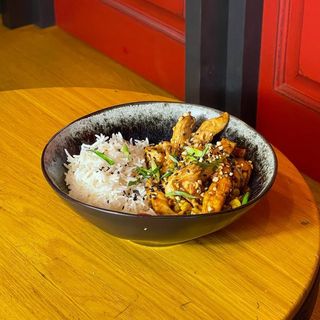 Курочка в кисло-солодкому соусі (400г)