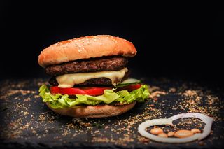 Двоен телешки бургер﻿