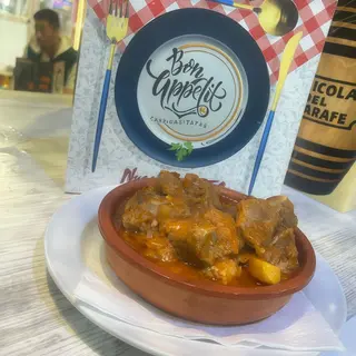 Carne Con Tomate (Tapa)