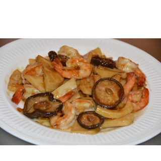 Gambas con setas chinas y bambú