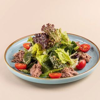 Салат с тунцом 