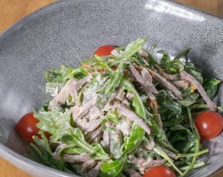 Руккола с языком