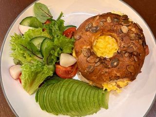 Сніданок з булочкою Бейгл