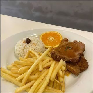 Bifinho com Batatas Fritas e Arroz