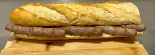 Entrepà de salsitxes de pagès amb pa amb tomàquet