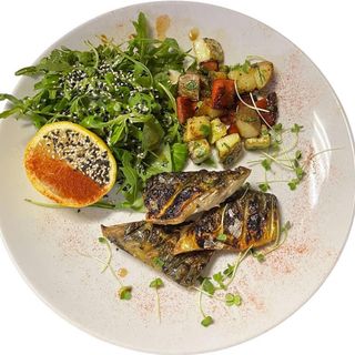 Філе скумбрії з овочами