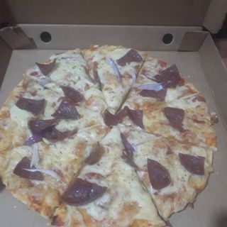 Salami Pizza