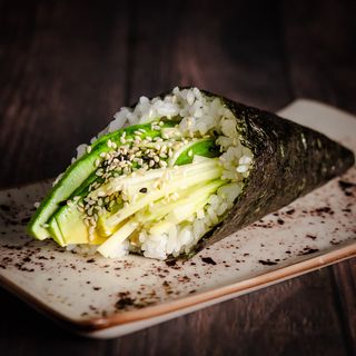 Temaki Aguacate Pepino (1 pzs.)